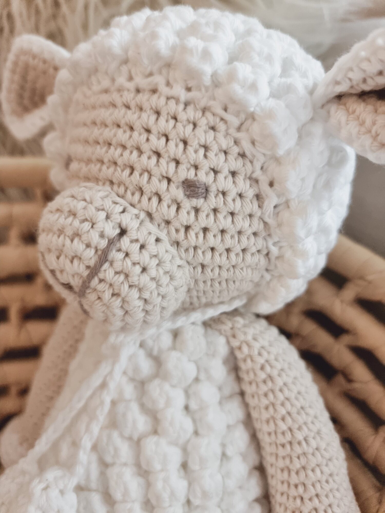 ovejita_tejida_betty_para_bebes_regalos_de_nacimientos_little_paradise (2)