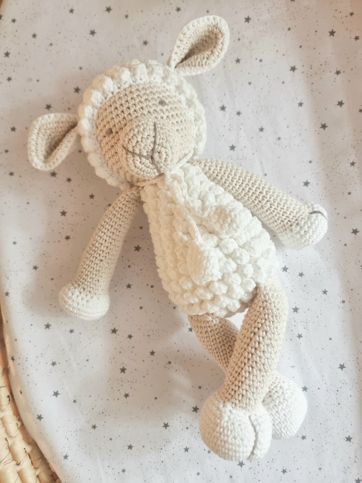 ovejita_tejida_betty_para_bebes_regalos_de_nacimientos_little_paradise (3)