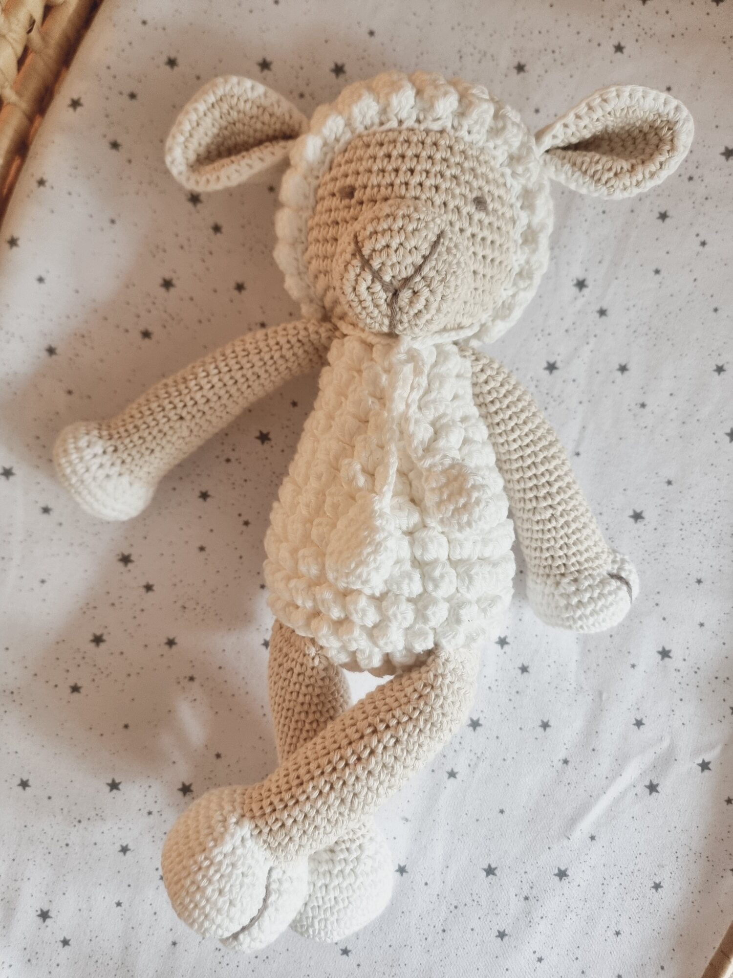 ovejita_tejida_betty_para_bebes_regalos_de_nacimientos_little_paradise (6)