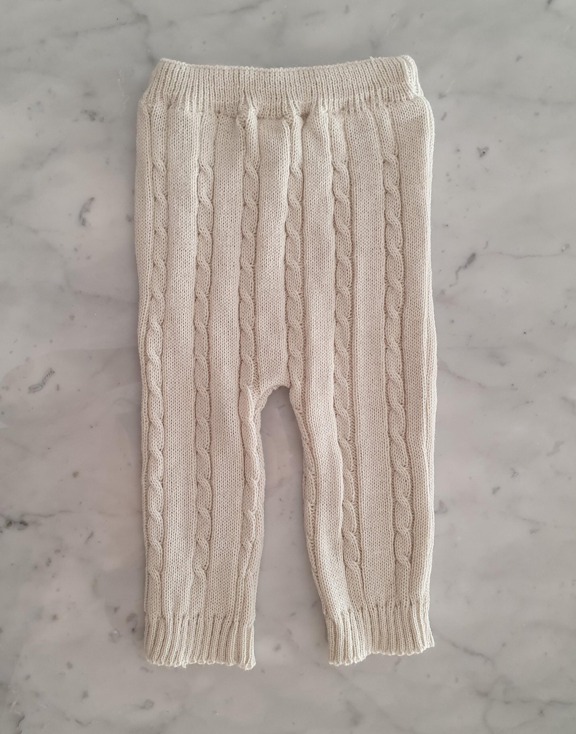 regalo-nacimiento-chupin-pantalon-calza-tejida-de-bebe-3