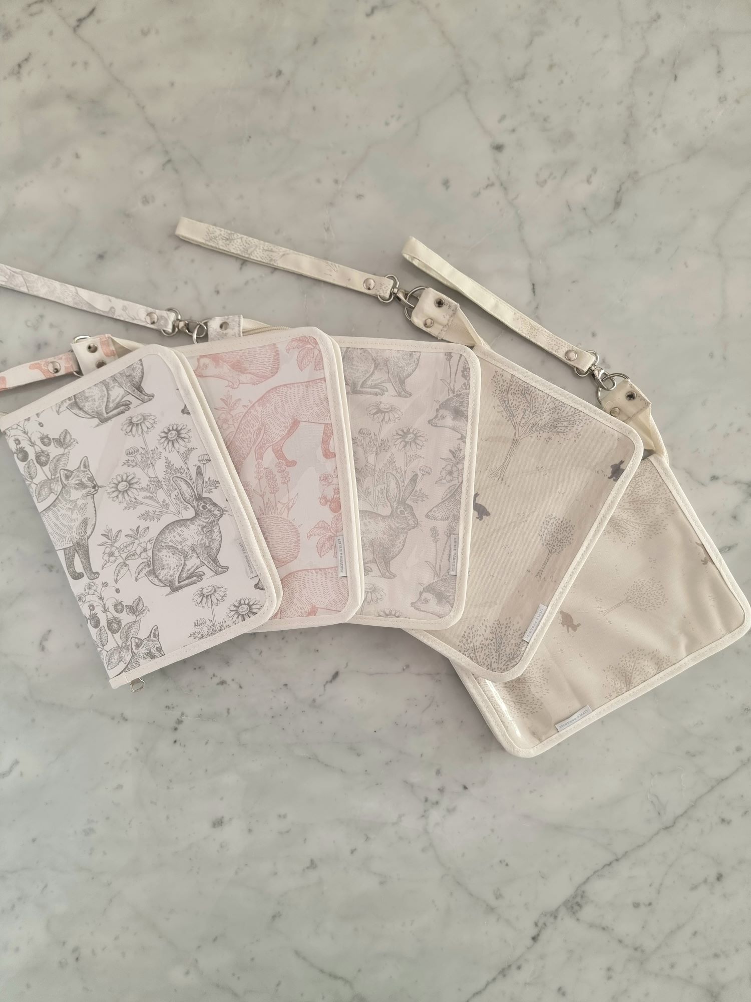 Organizador_pediatrico_impermeable_para_llevar_todo_lo_de_tu_bebe_regalo_little_paradise (1)