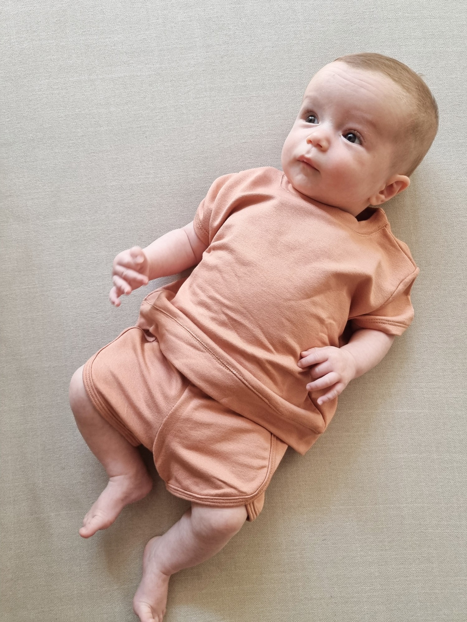 conjunto_dassler_algodon_para_bebes_verano_short_remera_regalo_de_nacimiento_little_paradise