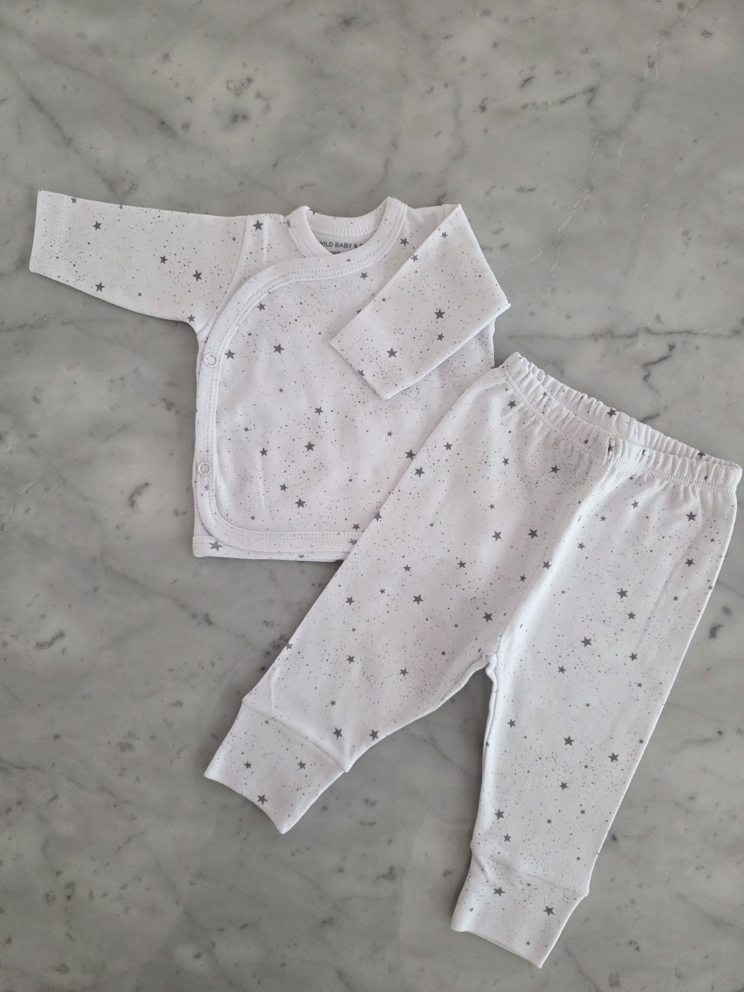 Ajuar_pima_little_star_2piezas_regalos_De_naicmiento_wild_baby_co (1)