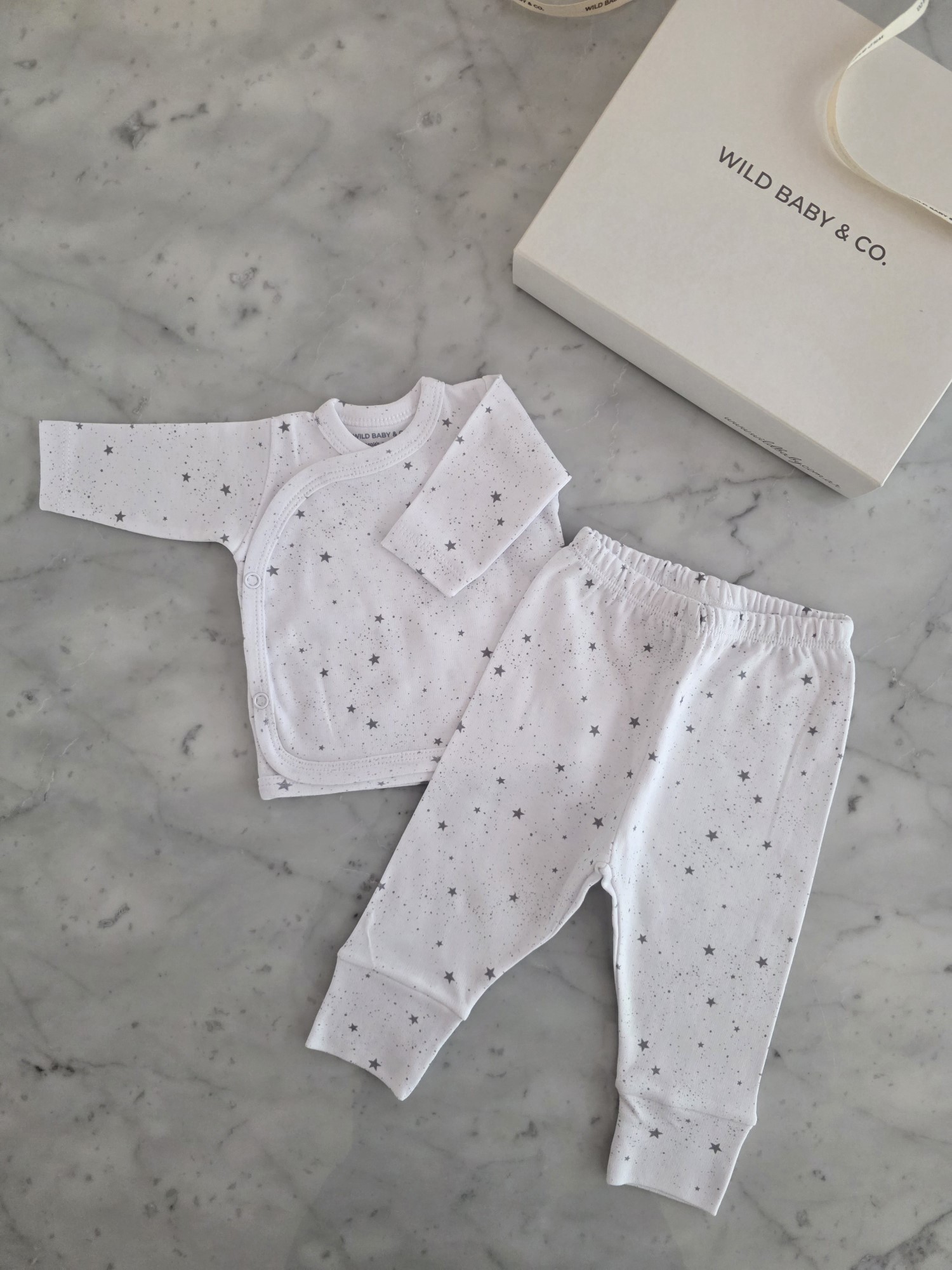 Ajuar_pima_little_star_2piezas_regalos_De_naicmiento_wild_baby_co (2)