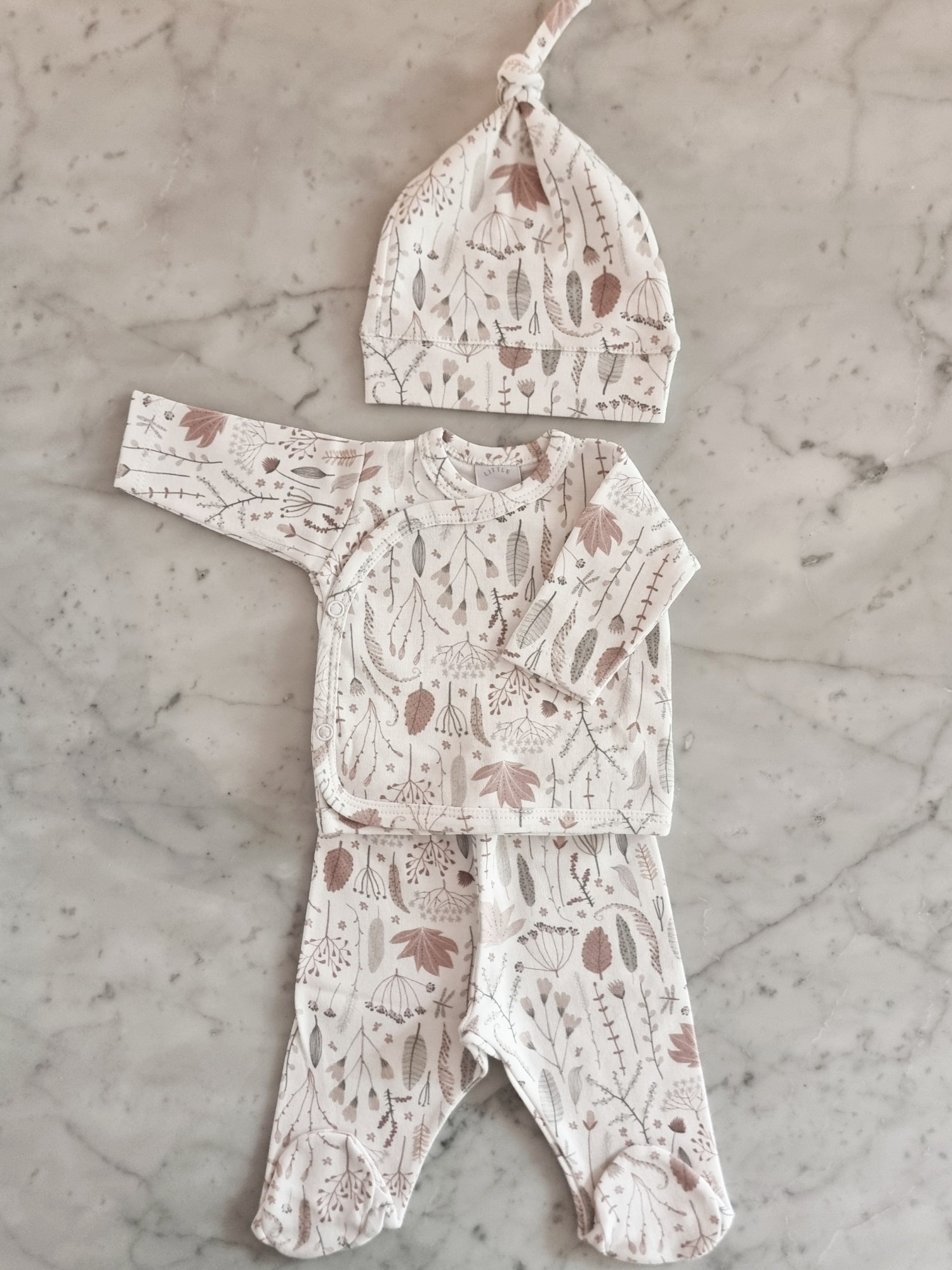 ajuar_pima_de_algodon_babita_pantalon_gorrito_clinica_para_bebes_regalos_nacimientos_little_paradise (10)