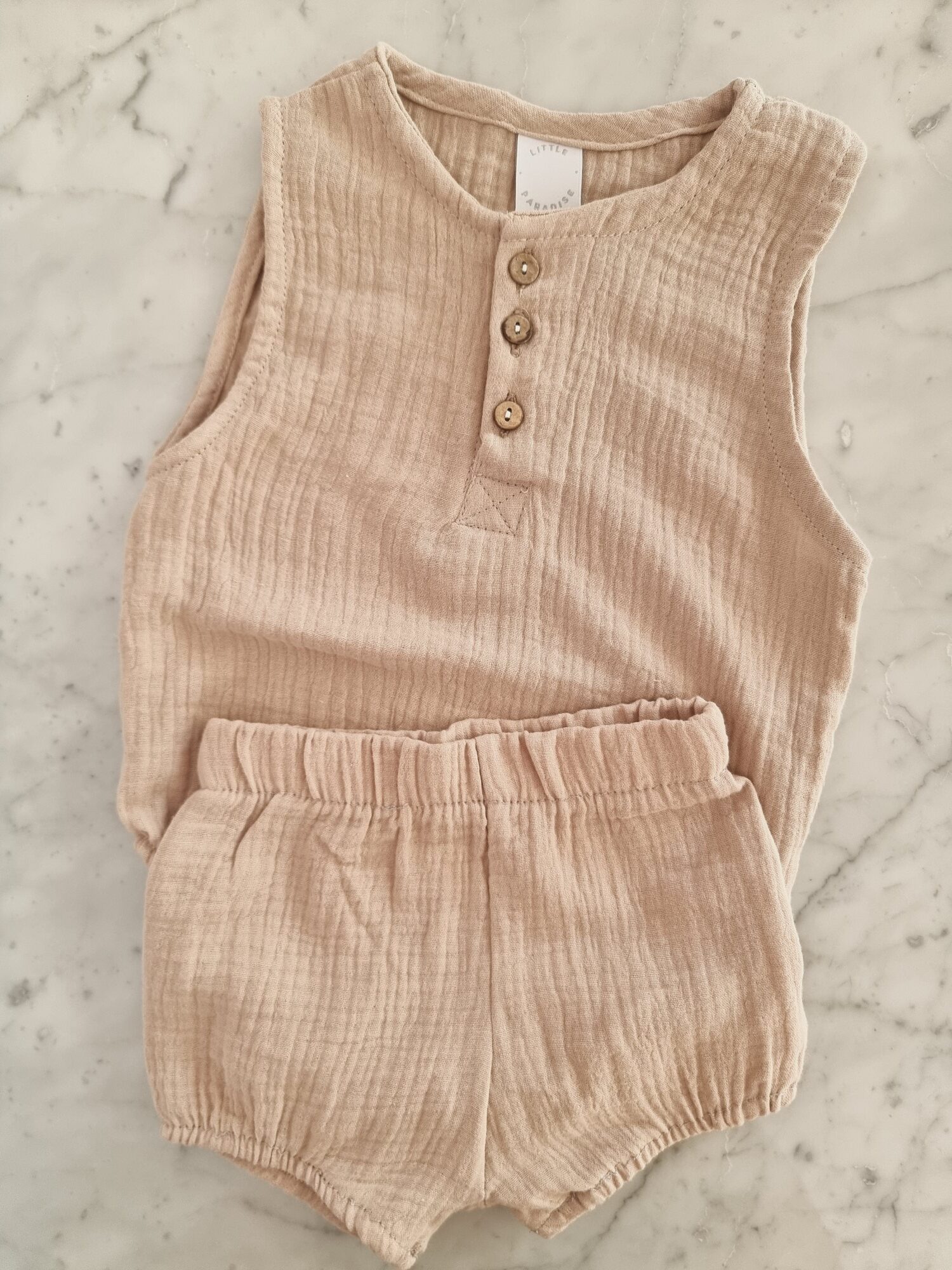 conjunto_body_sin_mangas_botones_short_bebé_little_paradise_mumbai_gasa_algodón (8)