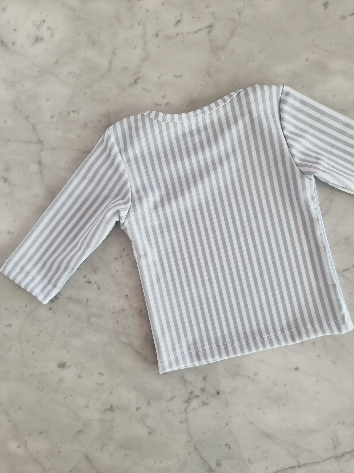 prendas_remera_short_piluso_uv_para_bebes_en_la_playa_proteccion_regalos_de_nacimientos_little_paradise (9)