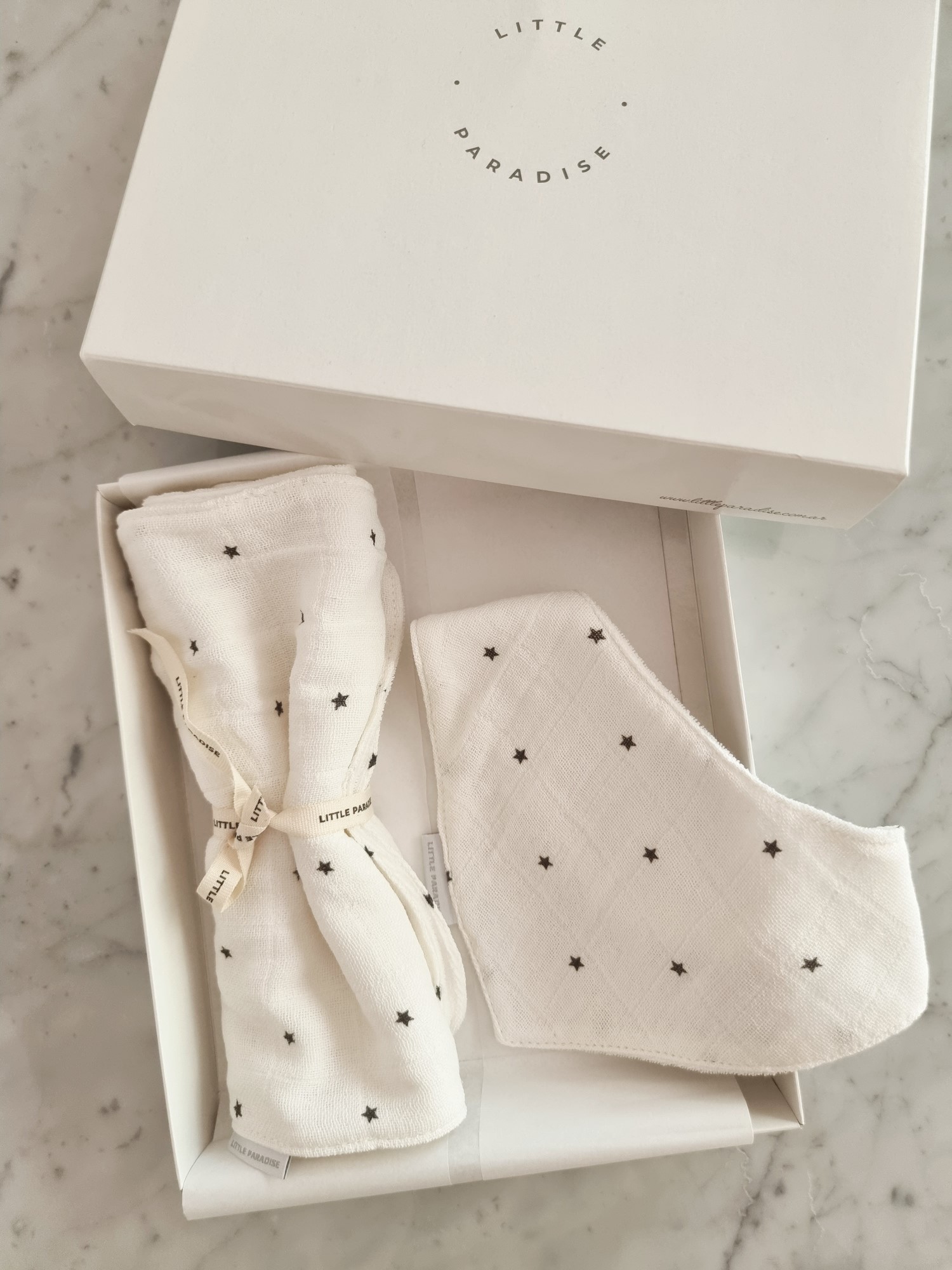 babero_bandana_y_babita_tulum_para_bebes_regalos_de_nacimientos_little_paradise (1)