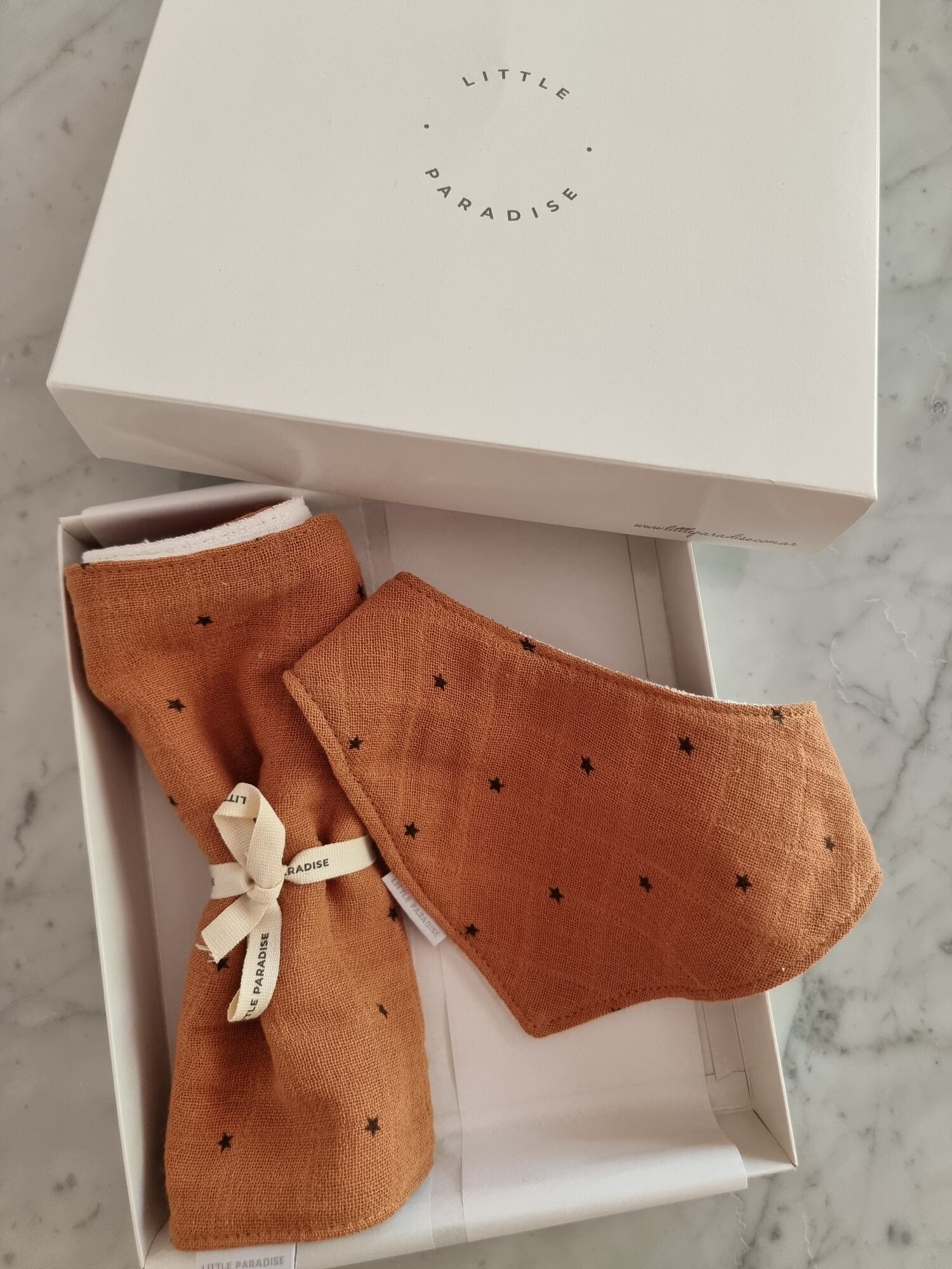 babero_bandana_y_babita_tulum_para_bebes_regalos_de_nacimientos_little_paradise (3)