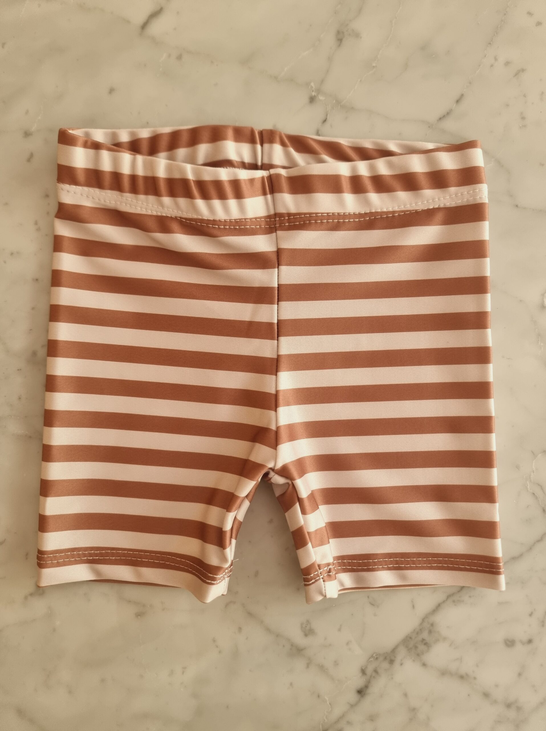 prendas_uv_mallas_para_bebes_2023_piluso_remera_short_uv_proteccion_regalos_De_nacimientos_little_paradise (5)