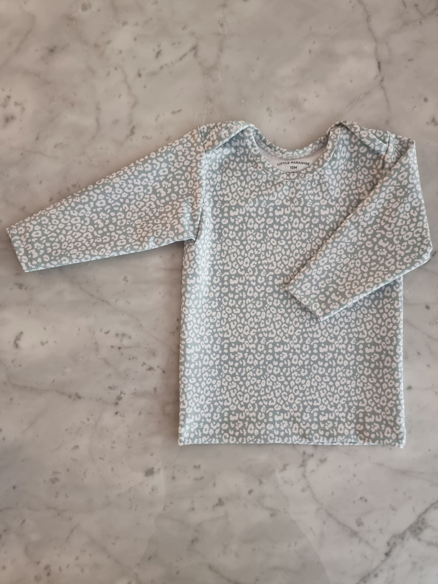 Conjunto_protección_uv_animal_print_verde_tres_piezas_piluso_remera_short_perfectos_para_la_playa_y_pileta_regalos_little_paradise (2)