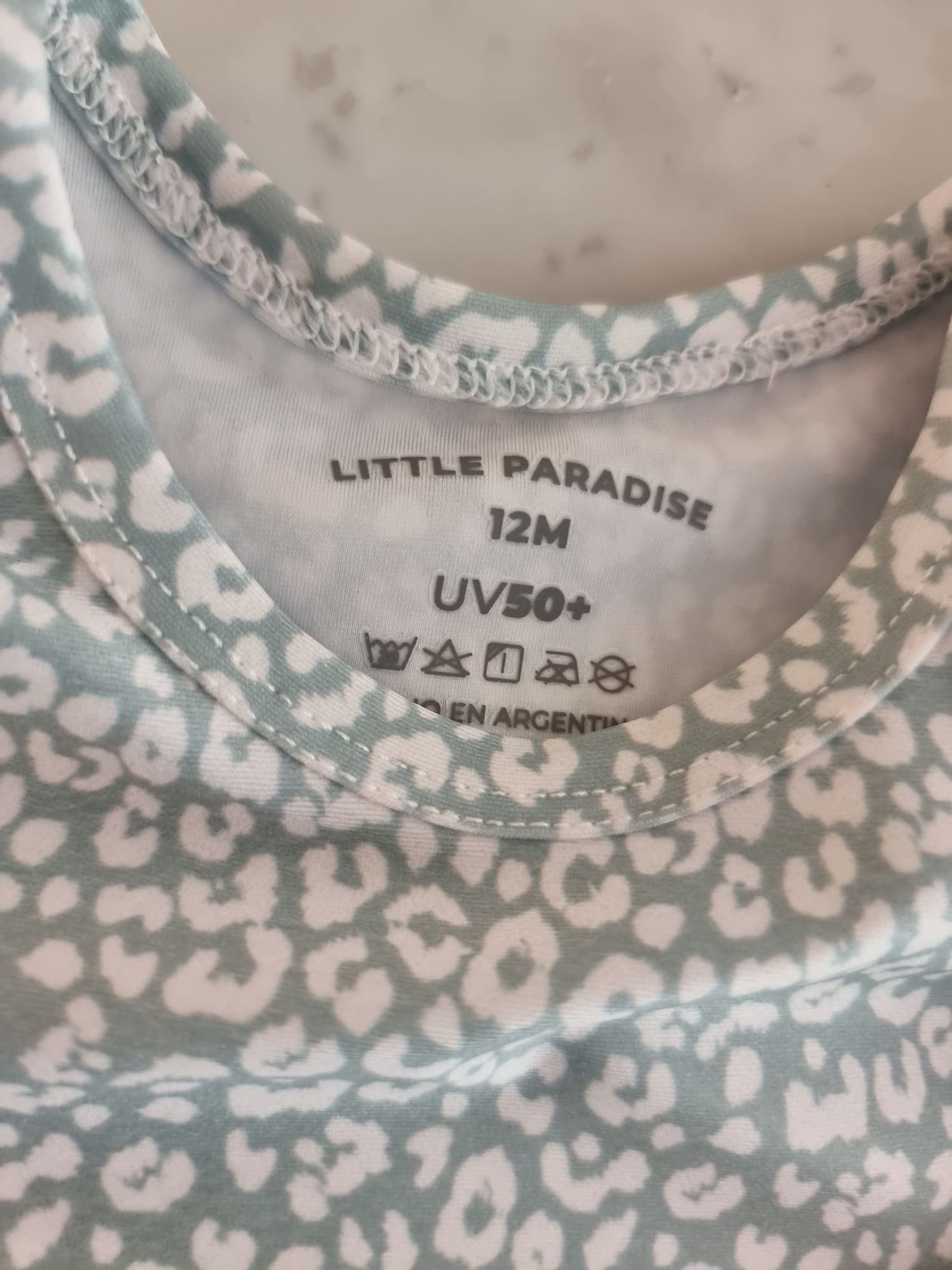 Conjunto_protección_uv_animal_print_verde_tres_piezas_piluso_remera_short_perfectos_para_la_playa_y_pileta_regalos_little_paradise (3)