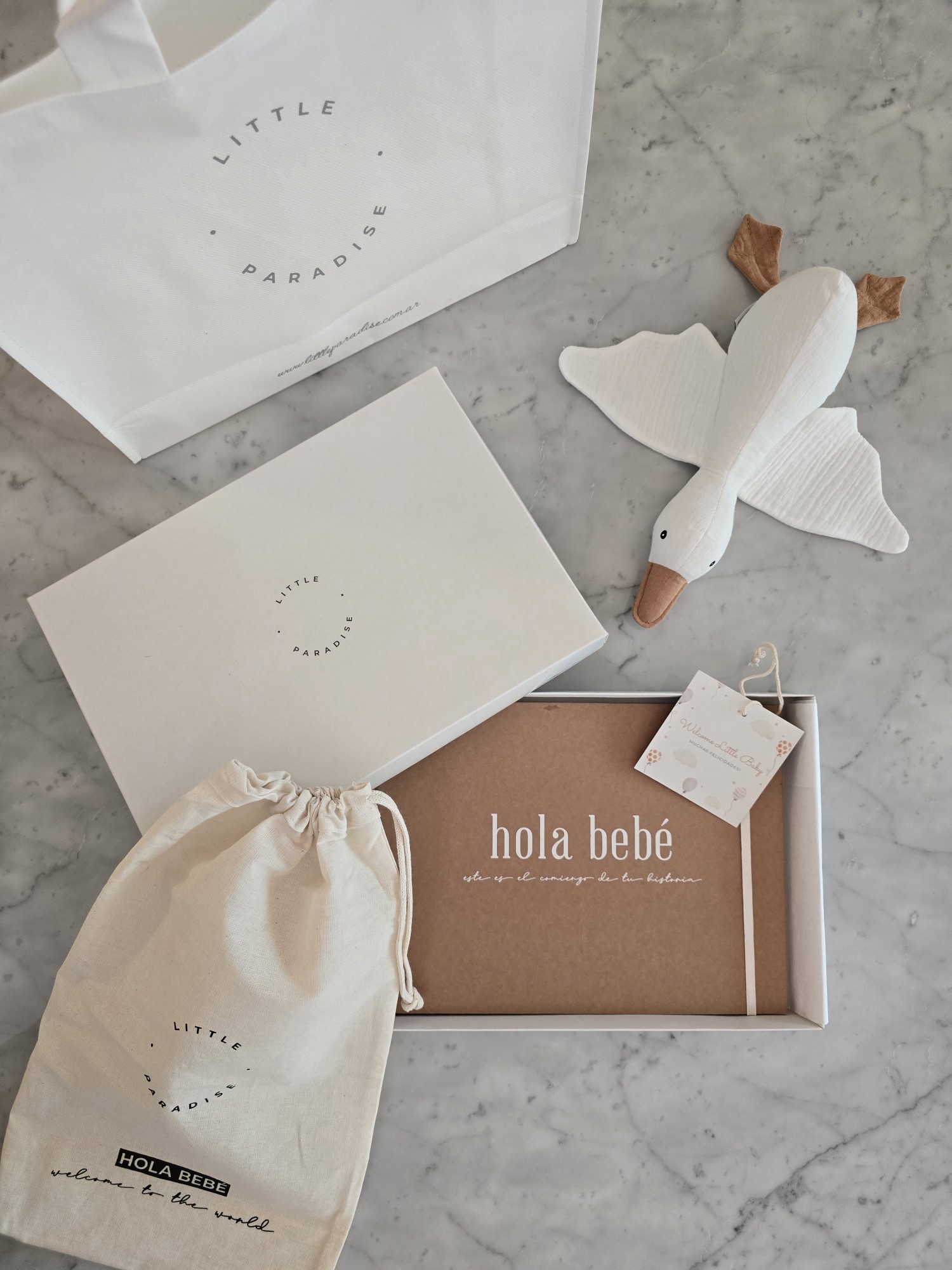 hola_bebe_album_de_nacimiento_box_de_nacimiento_regalo_para_bebes_patito_sensorial_little_paradise (5)