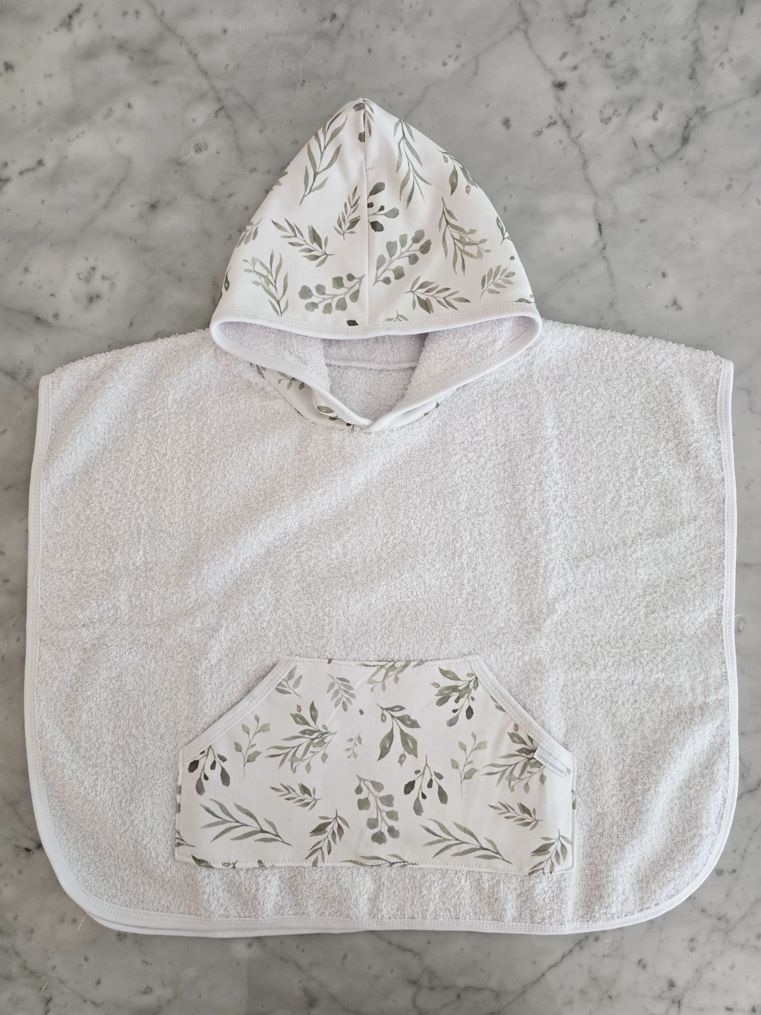 poncho_toallon_con_Capucha_con_diseños_regalo_par_bebe_little_paradise (12)