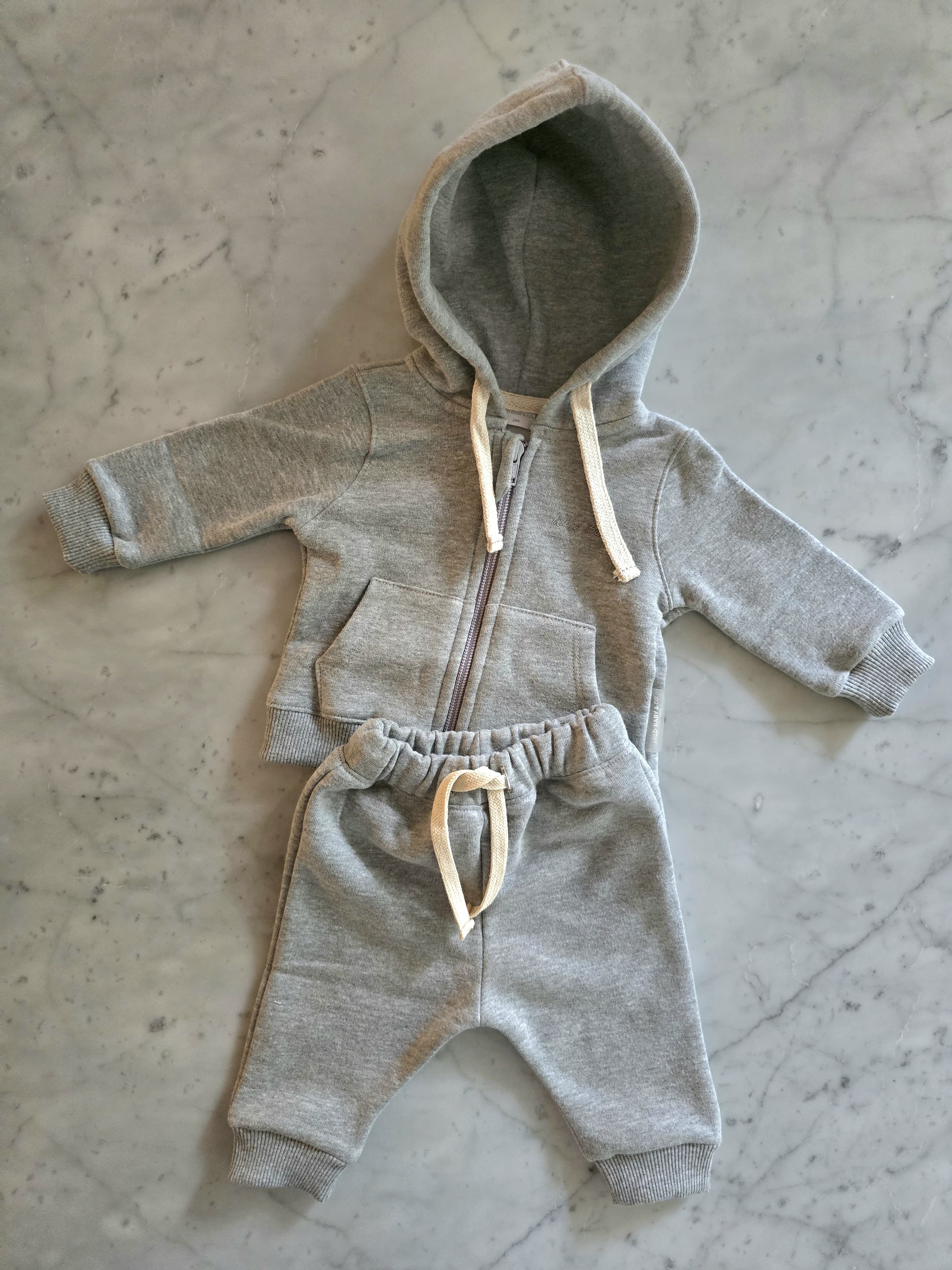conjunto_jogger_canguro_camperita_frisa_bebe_wild-baby (13)