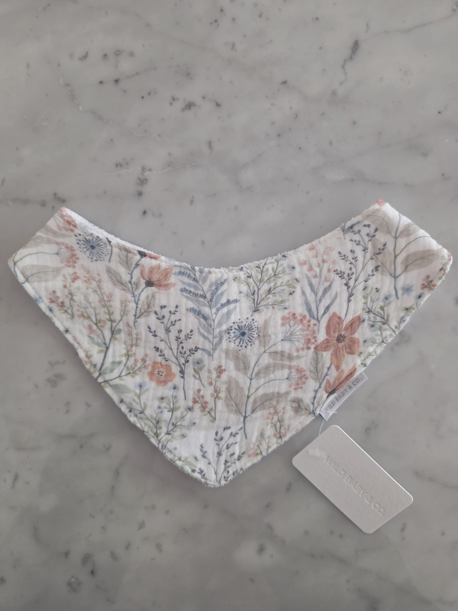 Babero_bandana_haifa_regalos_de_naciemiento_wild_baby_co (10)