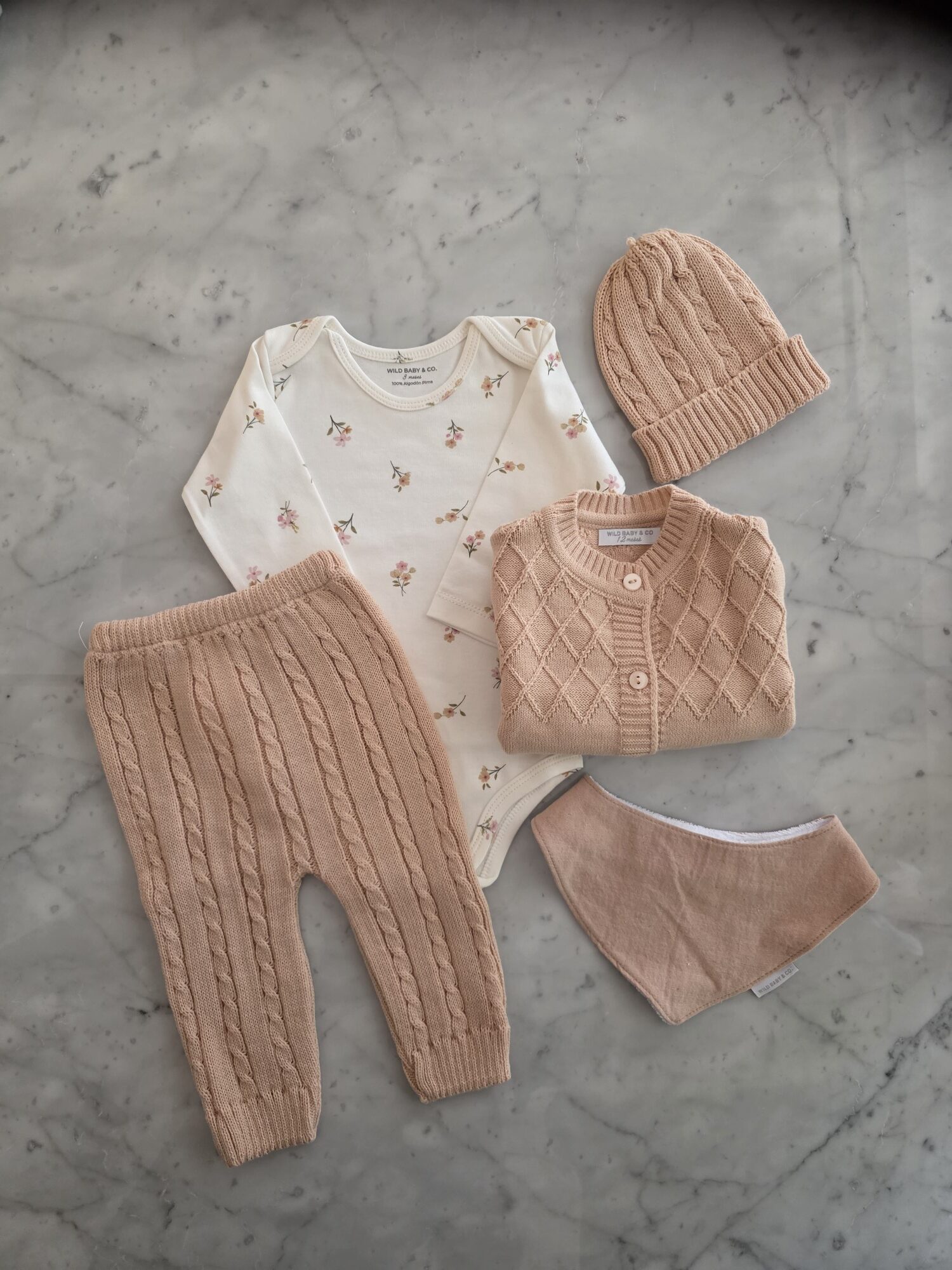 conjuntos_y_set_de_bebe_regalos_de_nacimiento_wild_baby_co (38)