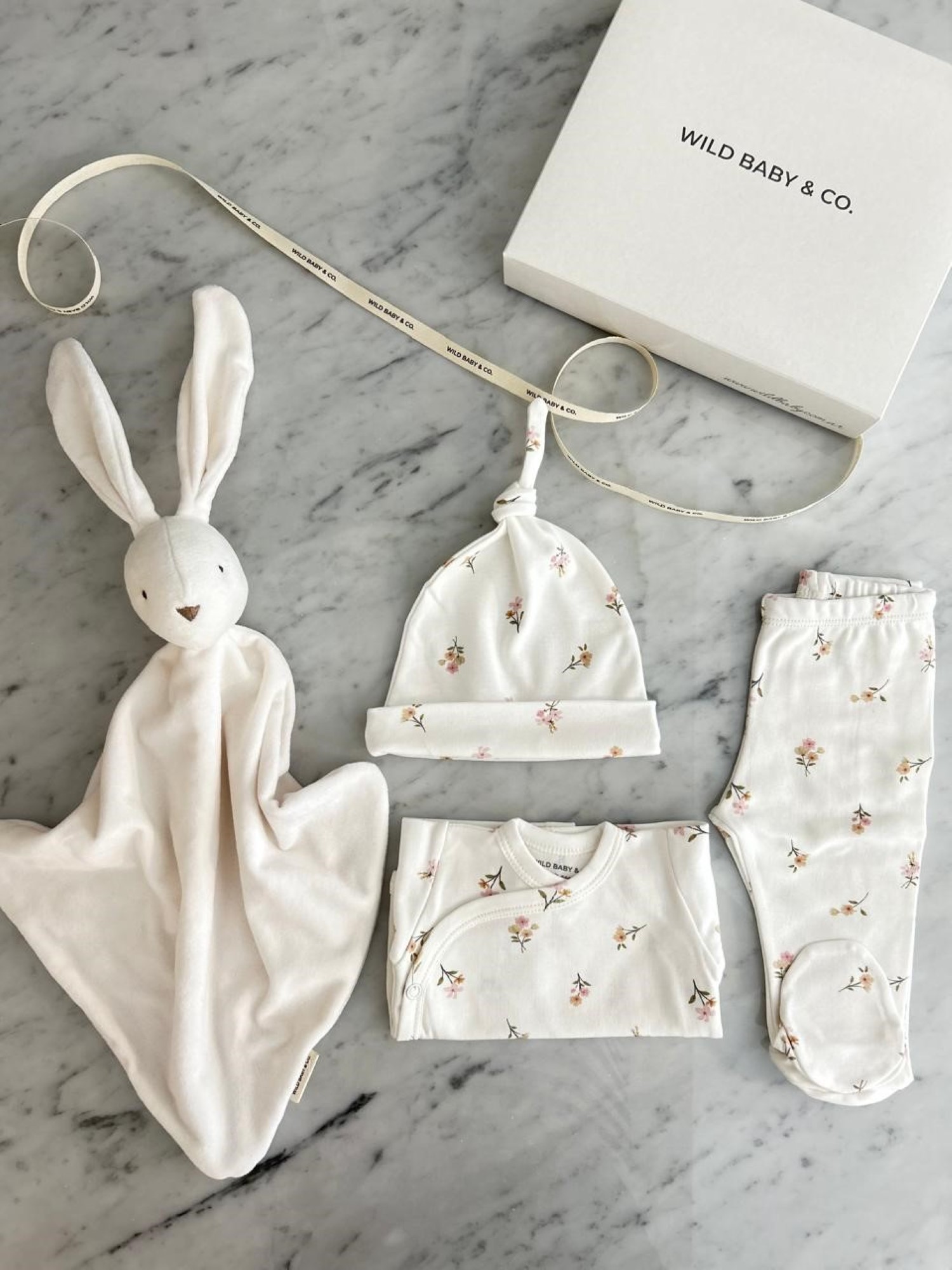 Gift_Box_Ajuar_ Soft_Bunny_Regalos_de_nacimiento_wild_baby_co (2)