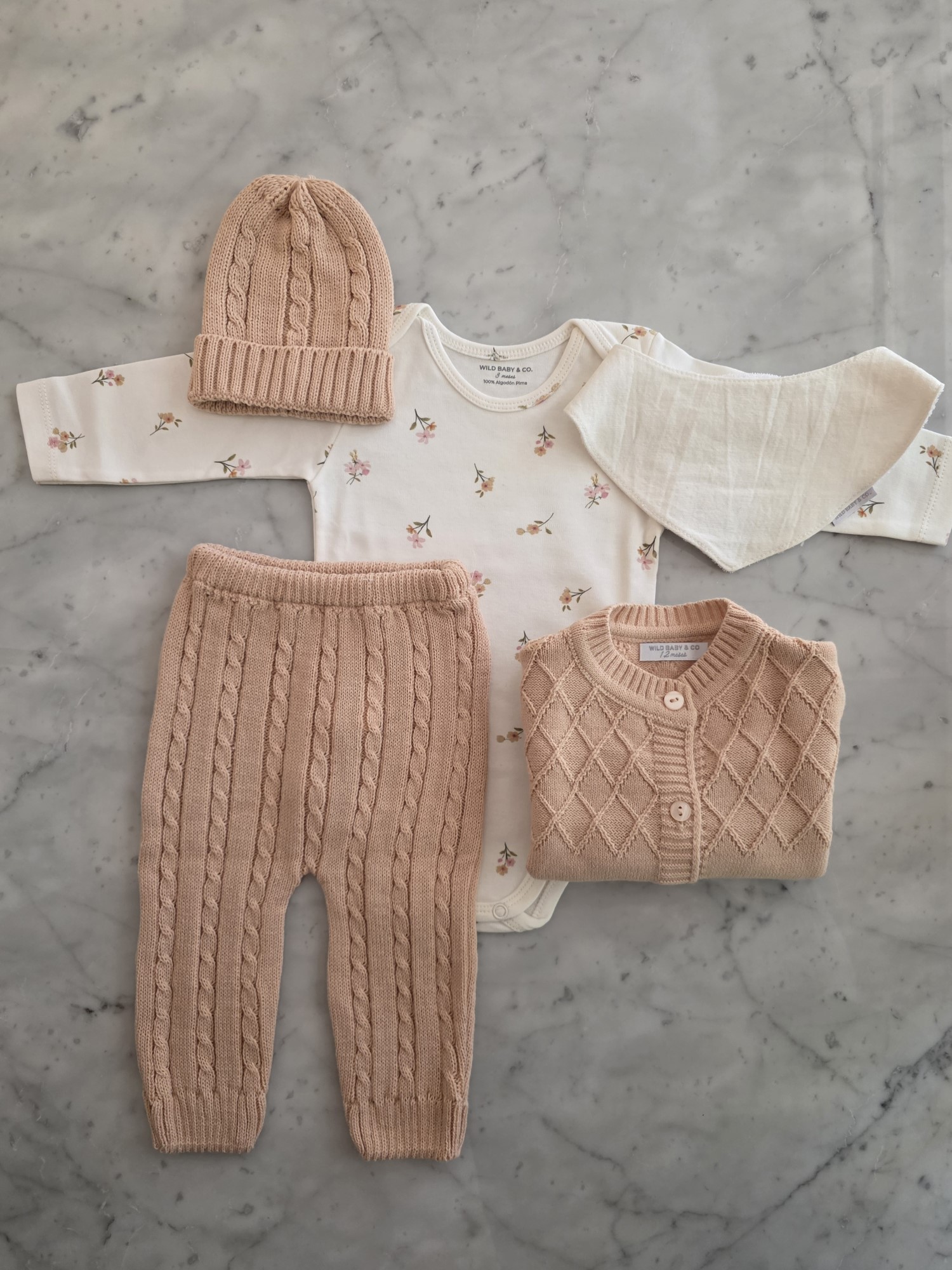 conjuntos_y_set_de_bebe_regalos_de_nacimiento_wild_baby_co (9)